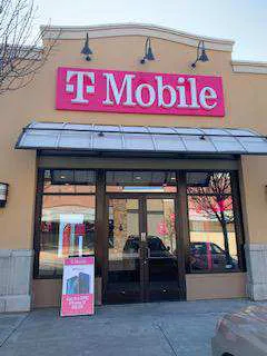 Foto del exterior de la tienda T-Mobile en E 12300 S & S State St, Draper, UT