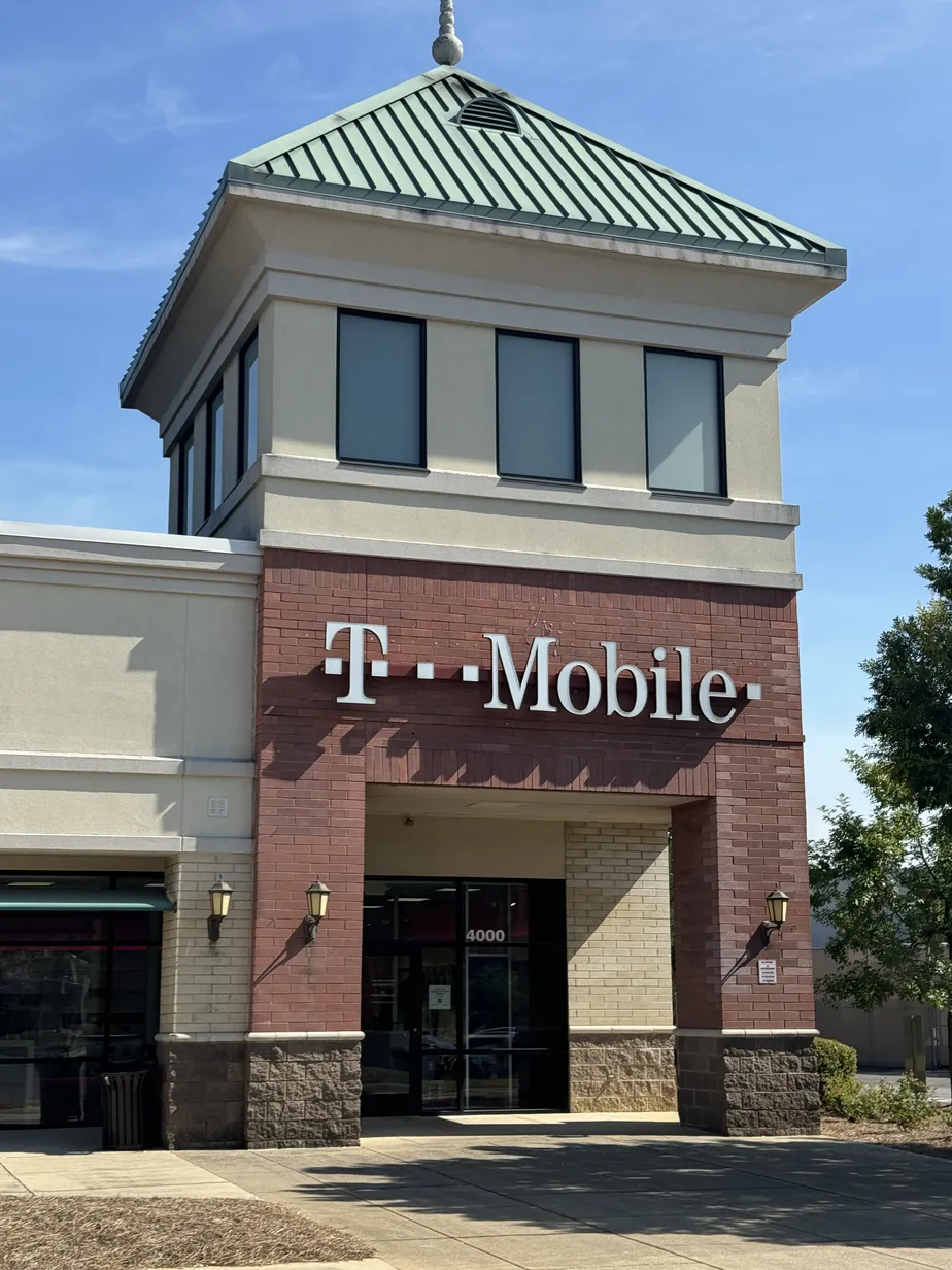  Exterior photo of T-Mobile Store at Promenade Plaza T-Mobile Store, Alabaster, AL 