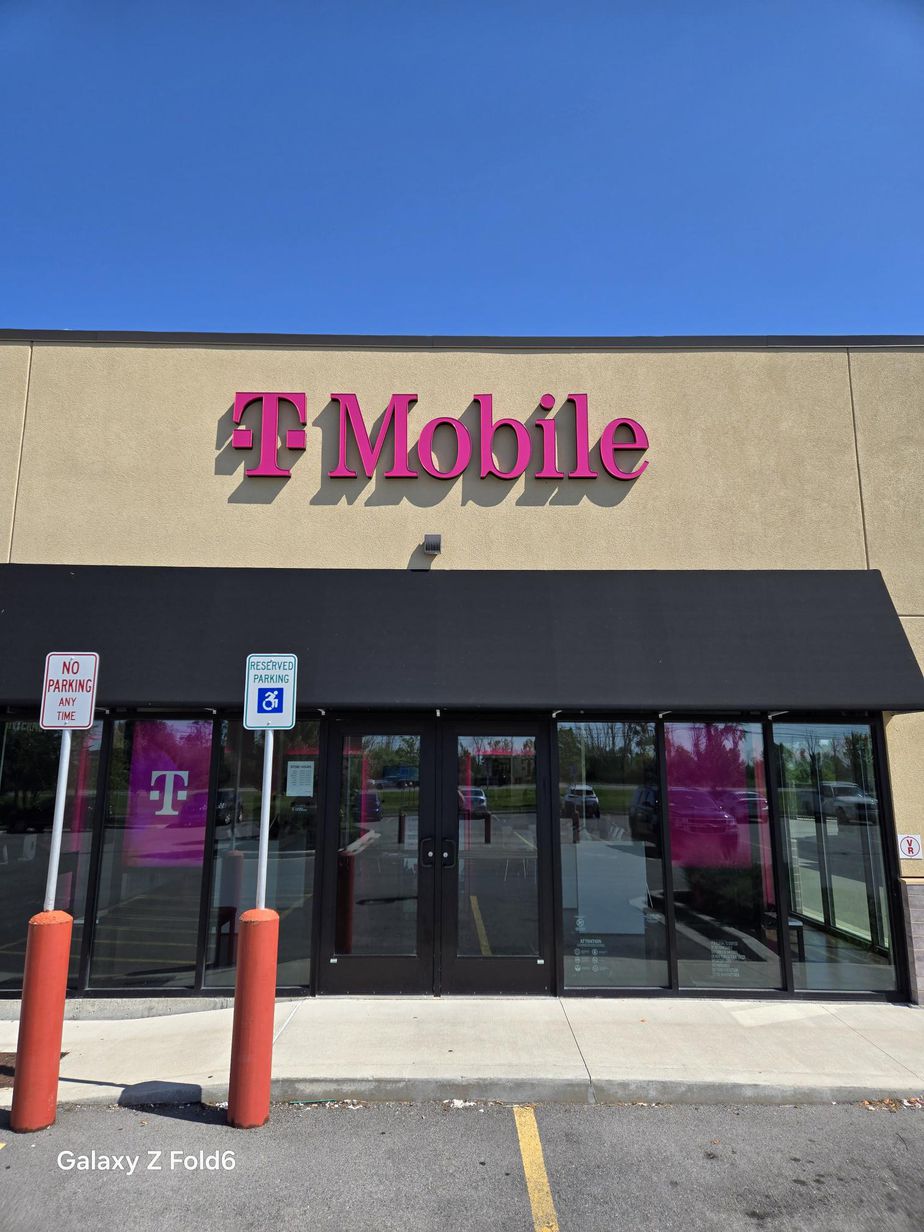 Exterior photo of T-Mobile Store at Eastern Blvd & Hwy 20, Canandaigua, NY