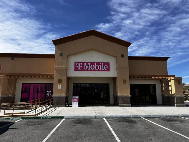  Exterior photo of T-Mobile Store at Farm Rd & N Durango Dr, Las Vegas, NV 