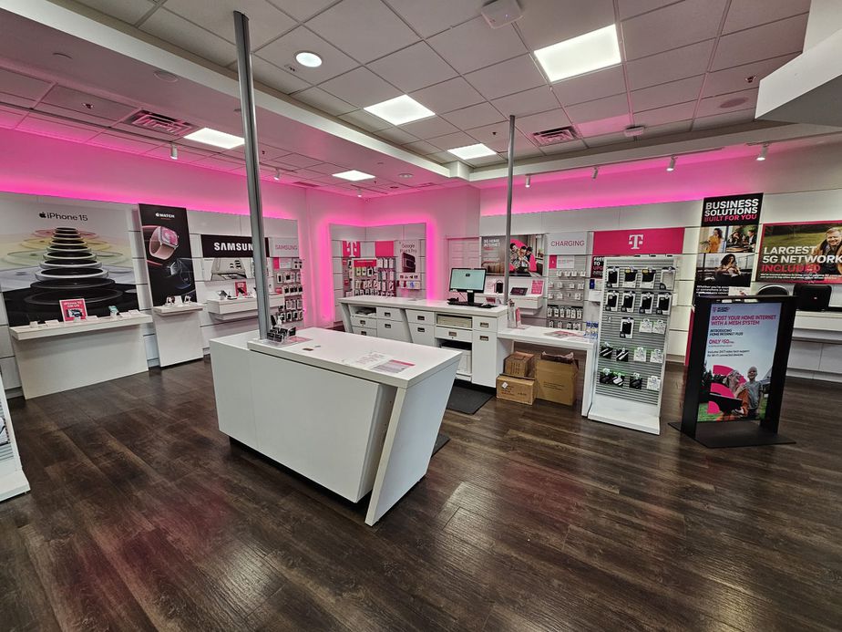 Interior photo of T-Mobile Store at Miller Hill Mall, Duluth, MN