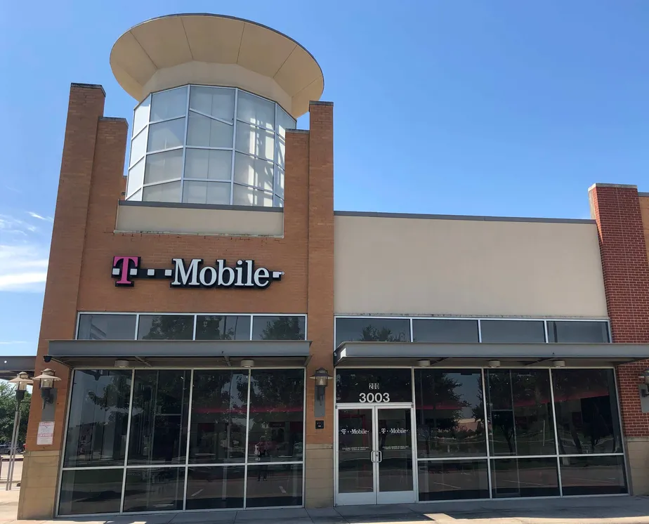 Exterior photo of T-Mobile store at Sh 78 & Sh 190, Garland, TX
