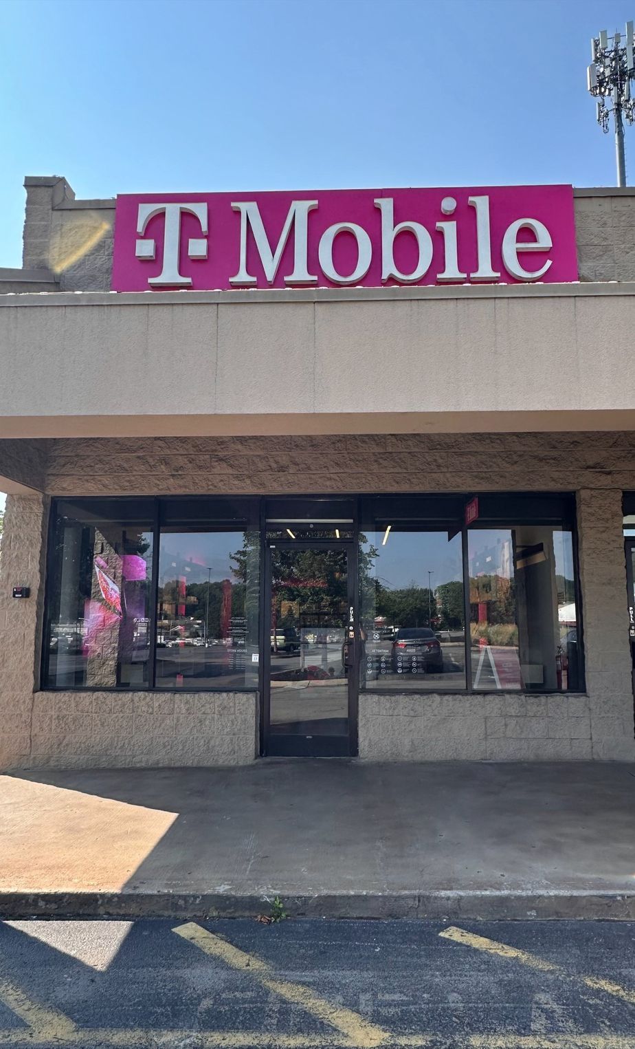 Exterior photo of T-Mobile Store at Plaza Mariachi, Nashville, TN