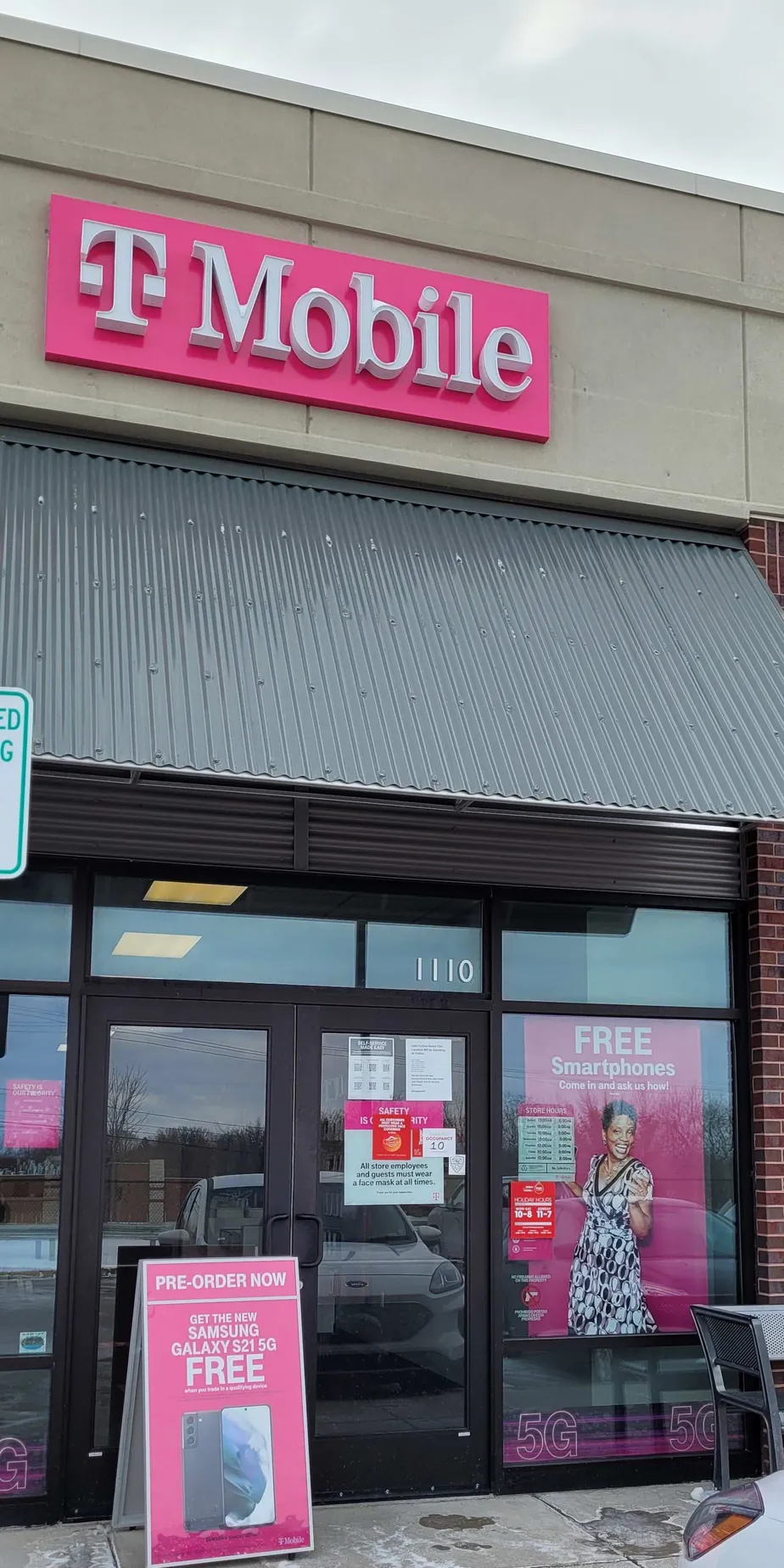  Exterior photo of T-Mobile store at 84th St Sw & Pfeiffer Farms Dr Sw, Byron Center, MI 