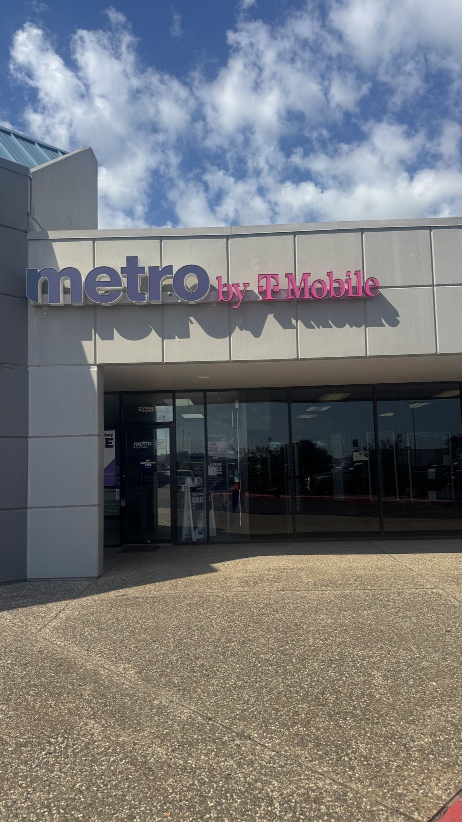 Metro by T-Mobile 2652 Highway 36 S - 2652 Highway 36 S 