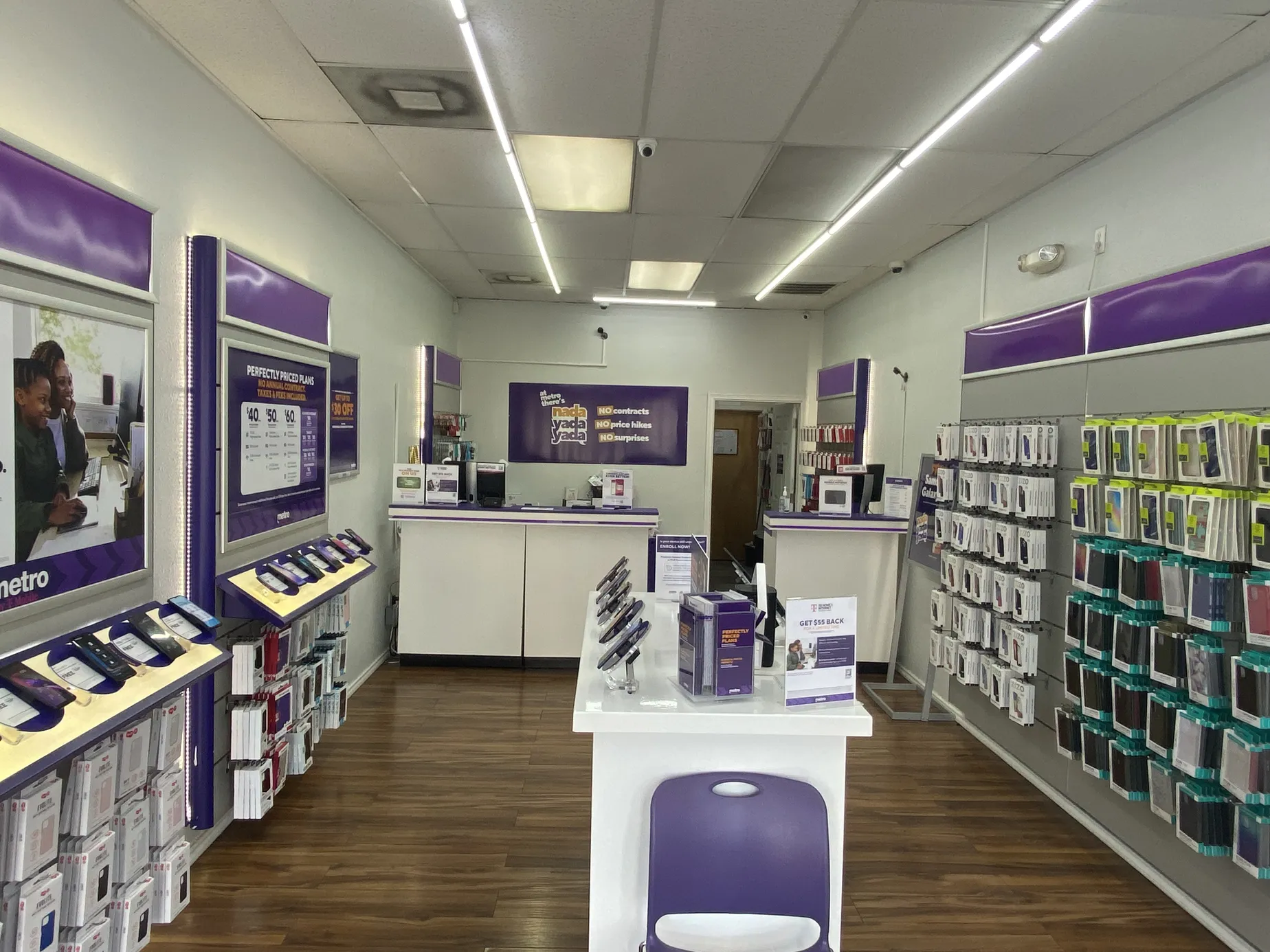 Metro by TMobile 2017 N Saint Marys St Beeville, TX