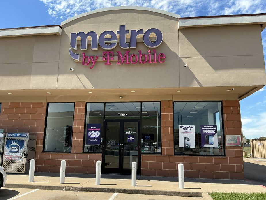 Metro by T-Mobile 3051 Fry Rd - 3051 Fry Rd