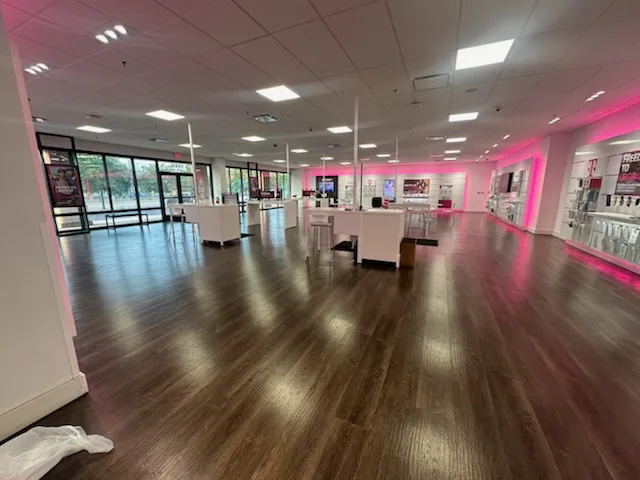  Interior photo of T-Mobile Store at Saint Paul Midway, Saint Paul, MN 