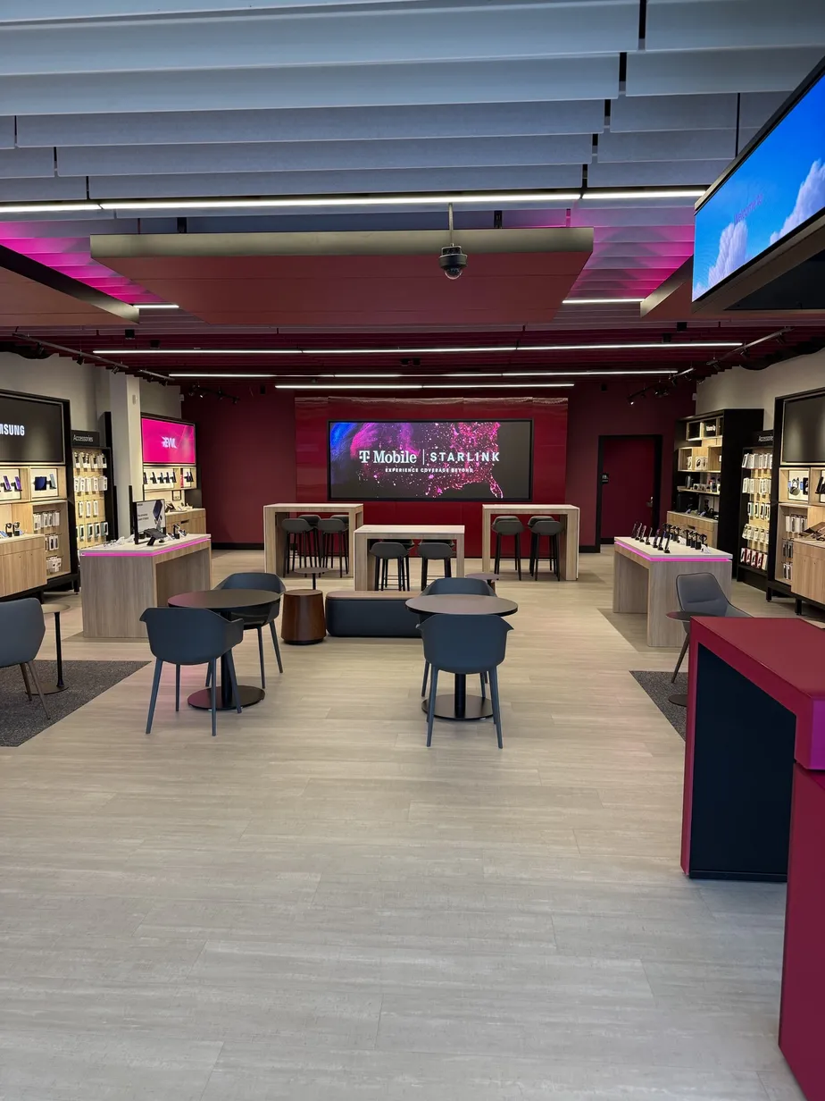  Interior photo of T-Mobile Store at Kingston Pike & Buckingham, Knoxville, TN 