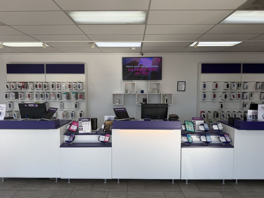 Metro by T-Mobile 404 Auburn Way S - 404 Auburn Way S 