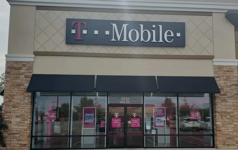  Exterior photo of T-Mobile store at Transit Rd & Losson Rd 1, Depew, NY 
