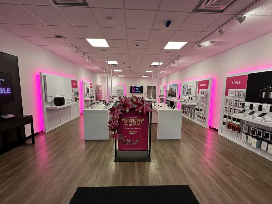  Interior photo of T-Mobile Store at Morton & Simon, Franklin, IN 