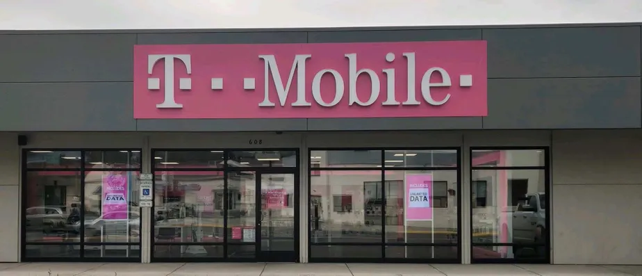 Exterior photo of T-Mobile store at Last Chance Gulch & Neill Ave, Helena, MT