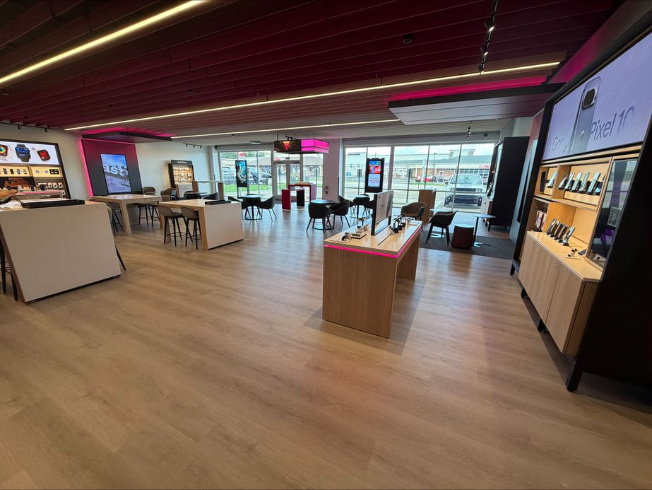  Interior photo of T-Mobile Store at Belden Village & Dressler, Canton, OH 