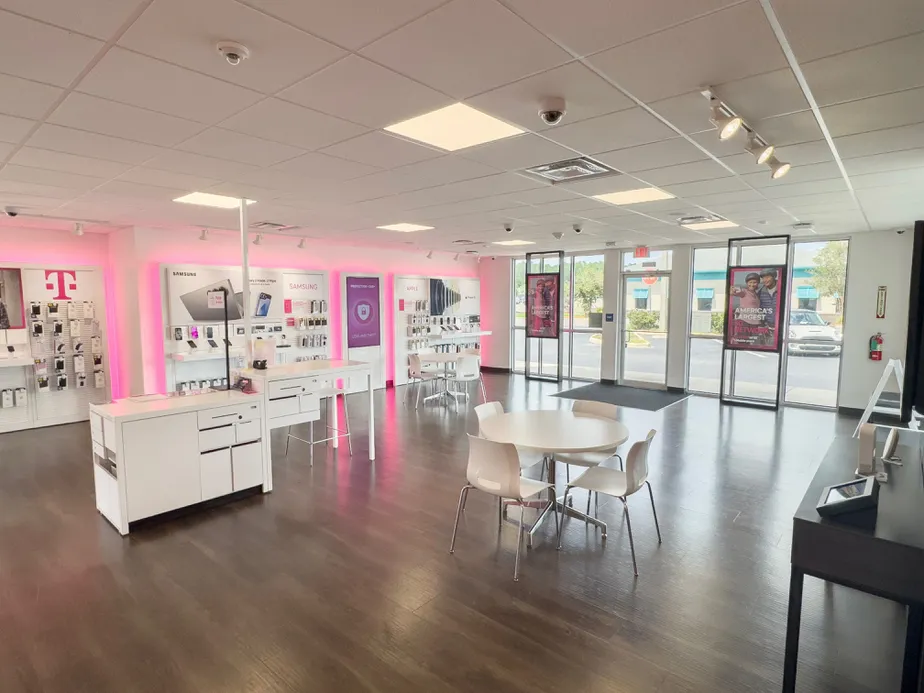  Interior photo of T-Mobile Store at US 301 & Walmart Way, Starke, FL 