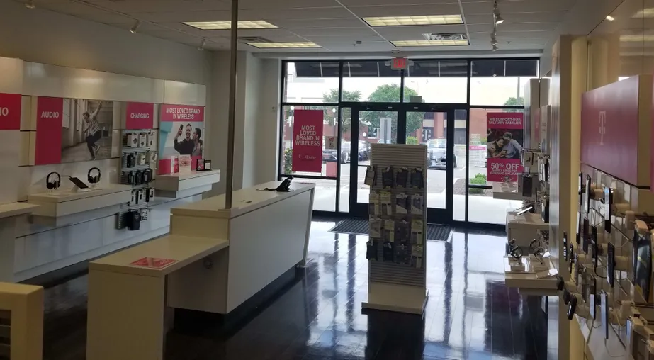 Interior photo of T-Mobile Store at State & Union, Alliance, OH