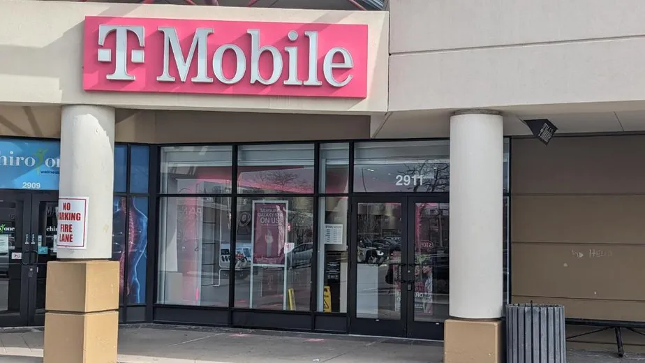 Exterior photo of T-Mobile Store at Addison & Sacramento, Chicago, IL