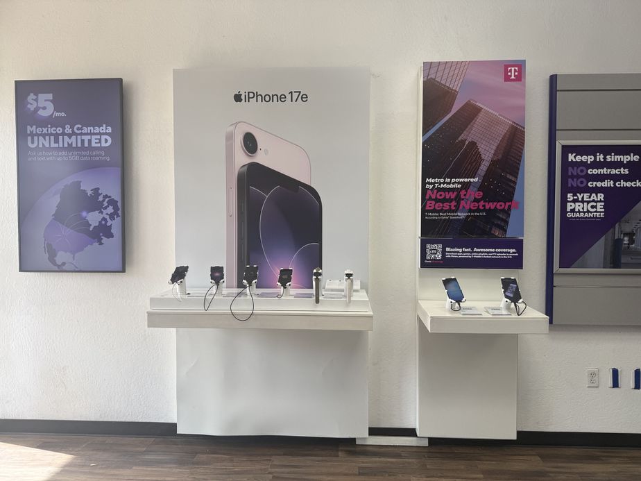 Metro by T-Mobile 1354 East Ave - 1354 East Ave 