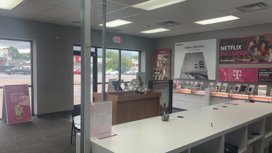 Interior photo of T-Mobile Store at Broadway St & N 36th St, Quincy, IL