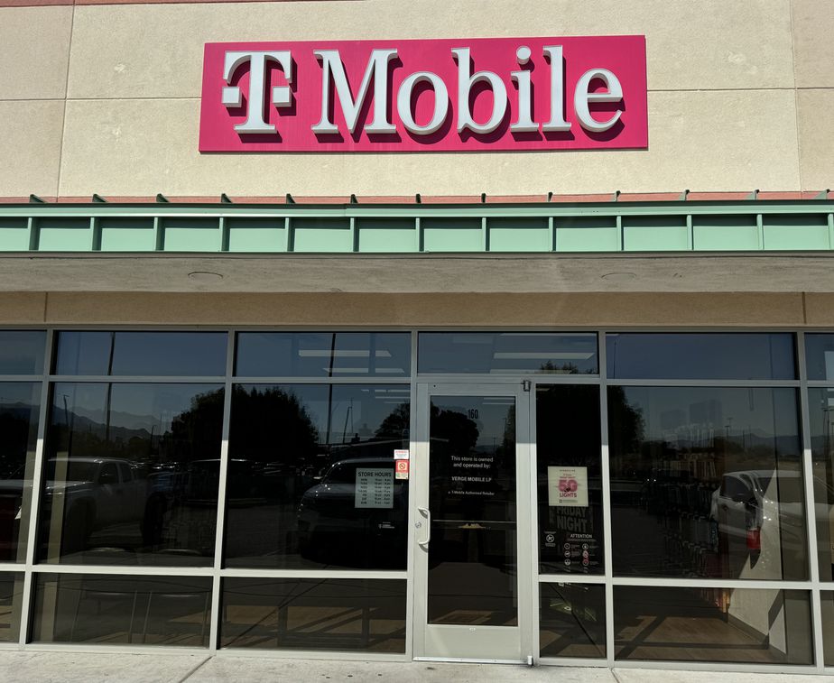 Exterior photo of T-Mobile Store at N Stockton Hill Rd & Plaza Dr, Kingman, AZ