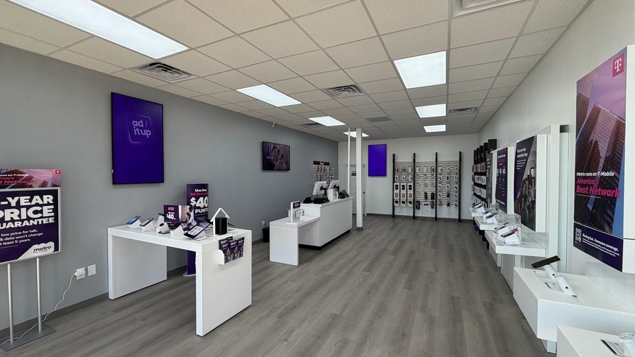 Metro by T-Mobile 17802 W Little York Rd - 17802 W Little York Rd