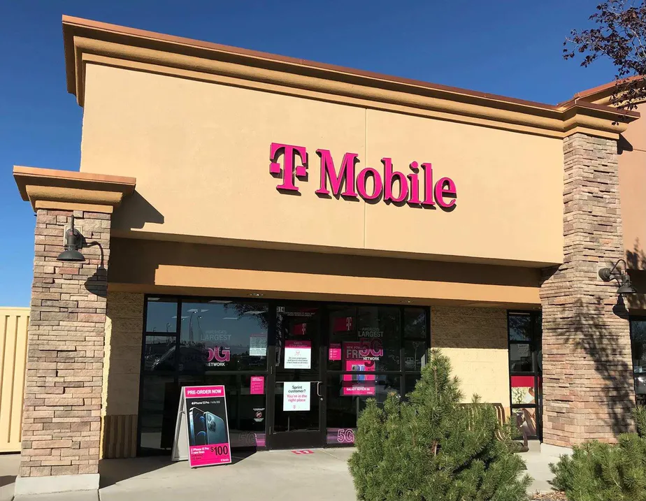 Exterior photo of T-Mobile store at Pole Line Rd E & Blue Lakes Blvd N, Twin Falls, ID