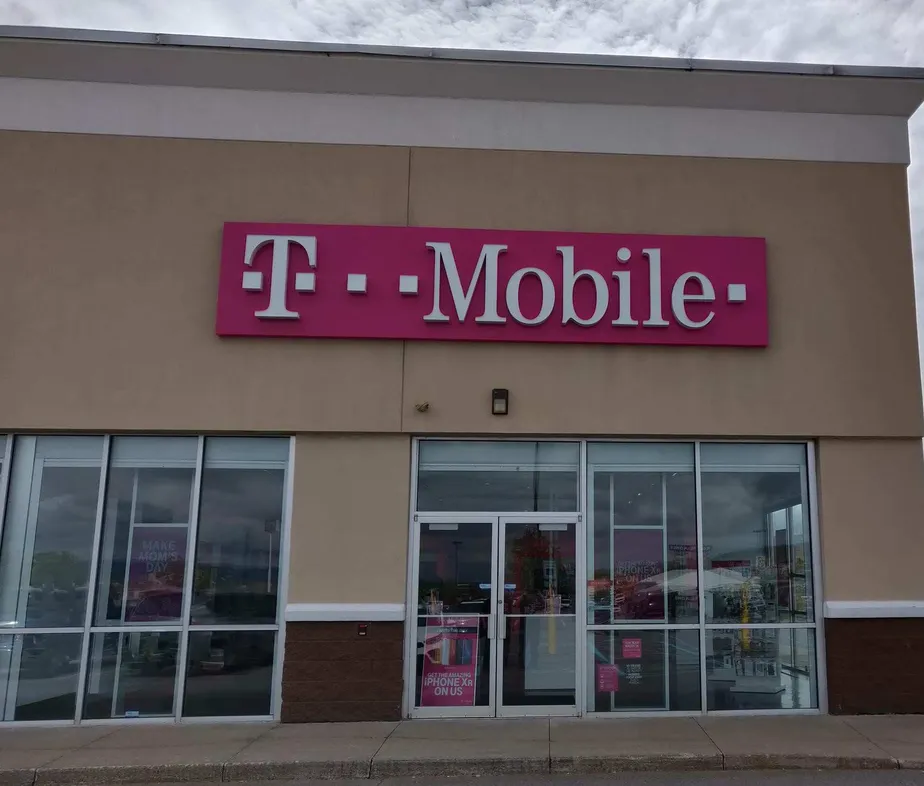 Exterior photo of T-Mobile store at Rt. 6 & Commerce Blvd, Dickson City, PA