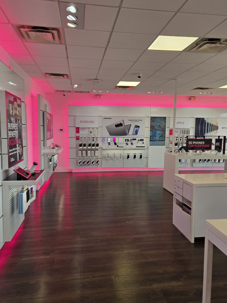 Interior photo of T-Mobile Store at Hwy 72 & Hwy 31, Athens, AL