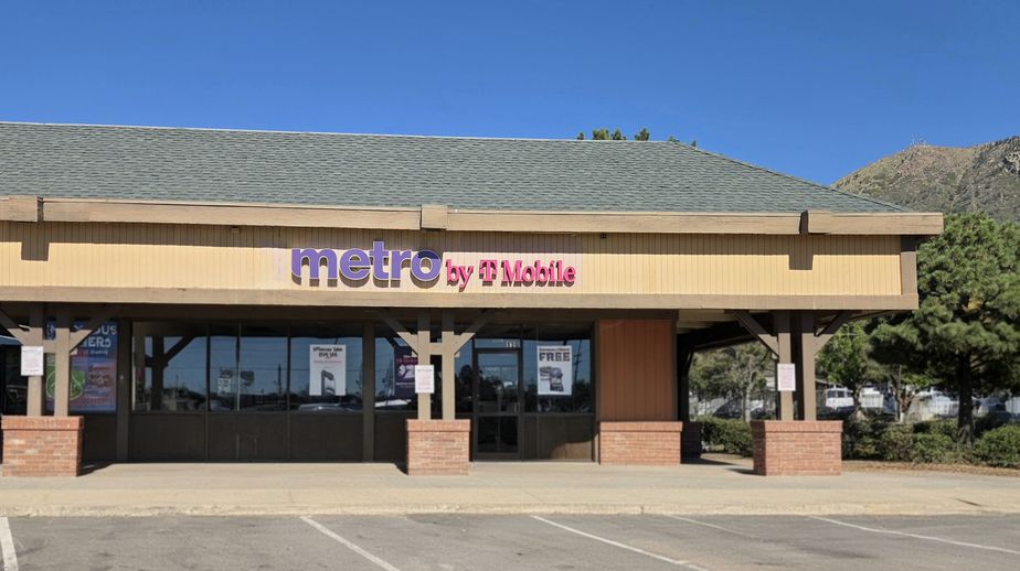 Metro by T-Mobile 3518 E Route 66 - 3518 E Route 66 