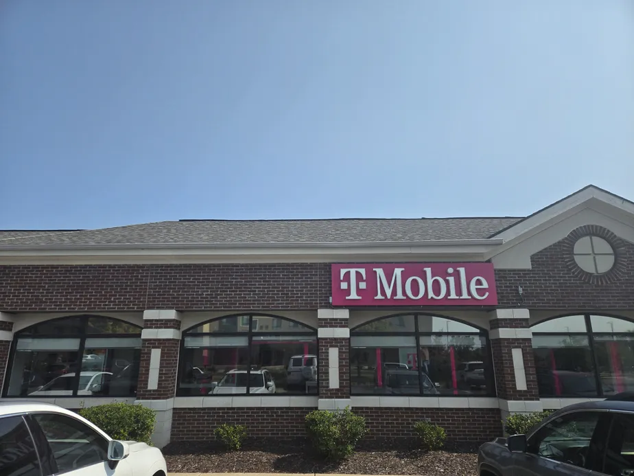  Exterior photo of T-Mobile Store at Okemos Rd & Hampton Pl, Okemos, MI 