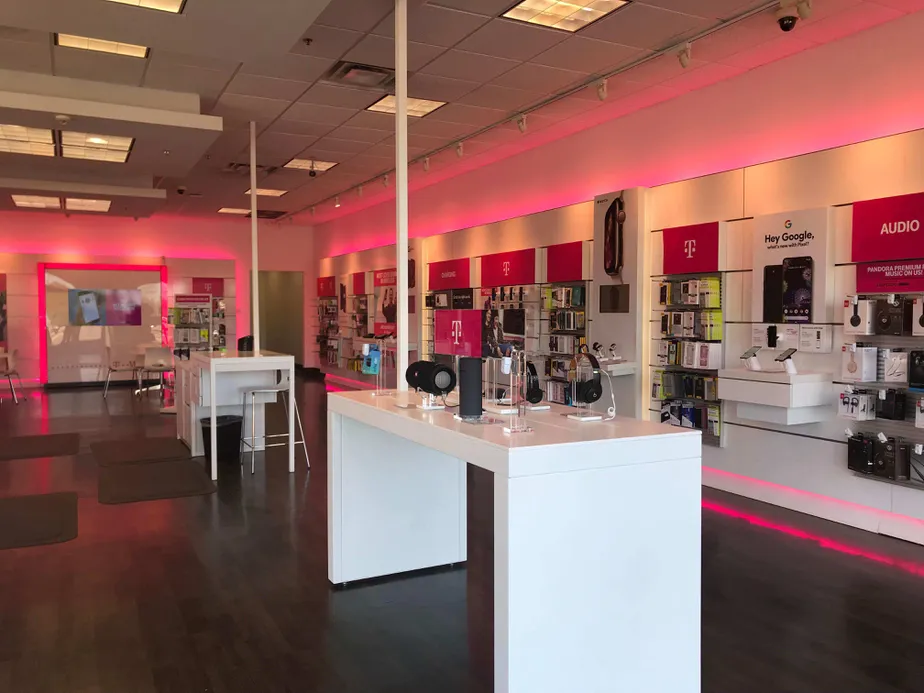  Interior photo of T-Mobile Store at Metropolitan Pkwy & Dequindre, Sterling Heights, MI 