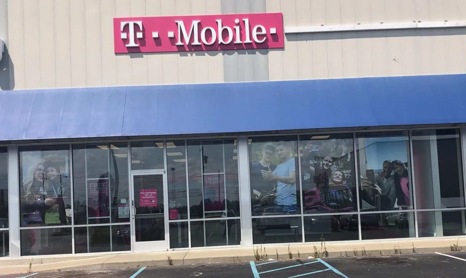 Exterior photo of T-Mobile store at E Tipton St & Myers Ln, Seymour, IN