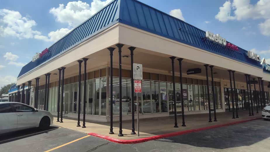 Metro by T-Mobile 11338 Chimney Rock Rd - 11338 Chimney Rock Rd 