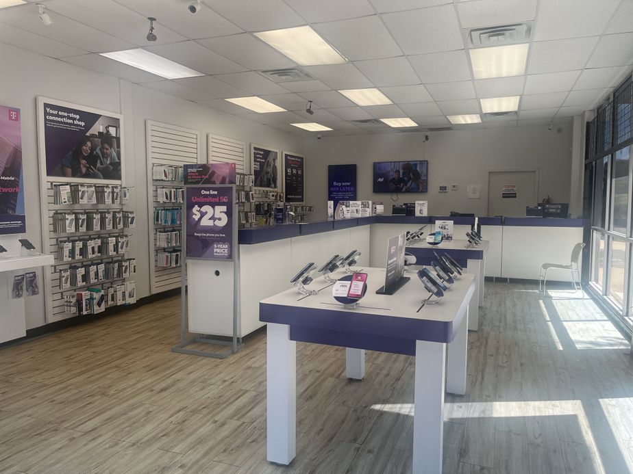 Metro by T-Mobile 7630 N Beach St - 7630 N Beach St 