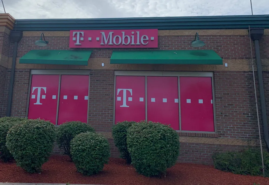 Exterior photo of T-Mobile store at North Broadway & New St, Pennsville, NJ