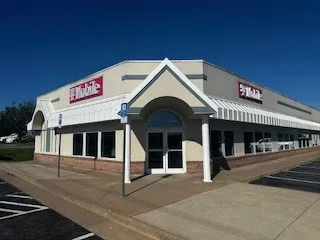 Foto del exterior de la tienda T-Mobile en Loudoun Street, Winchester, VA