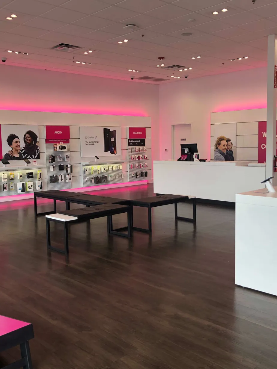  Interior photo of T-Mobile Store at Burnside & Powell Valley, Gresham, OR 