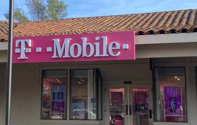 Exterior photo of T-Mobile Store at Crow Canyon & Camino Ramon, San Ramon, CA