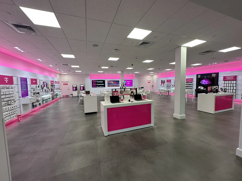 Interior photo of T-Mobile Store at Plaza Del Caribe, Ponce, PR