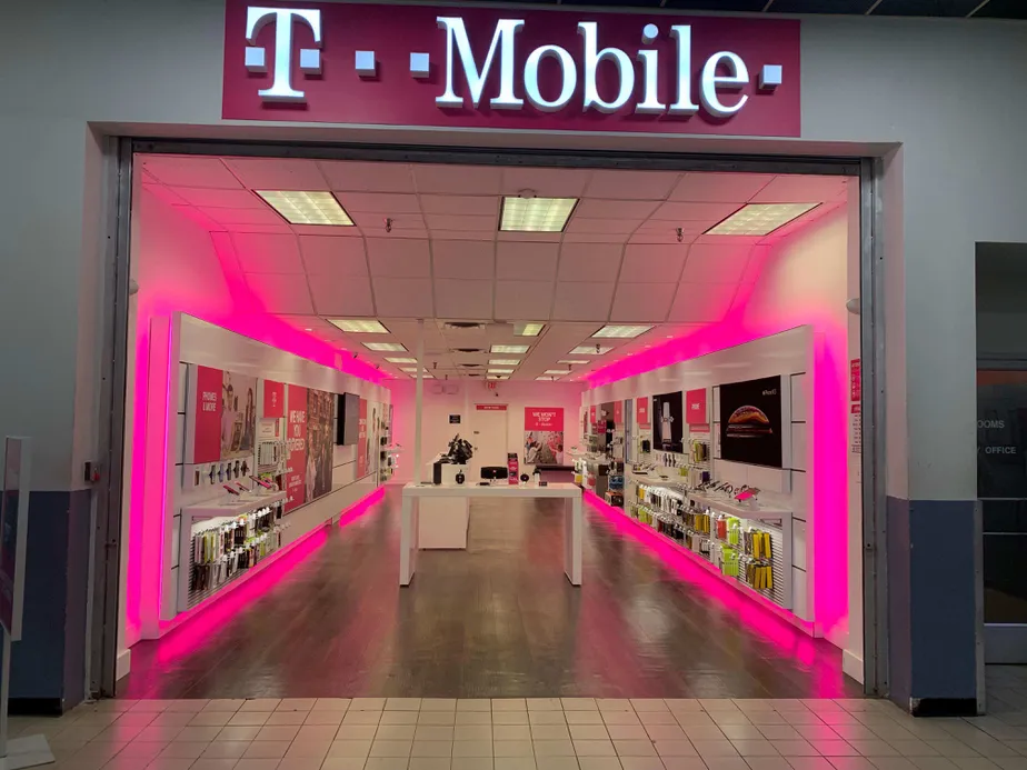 Exterior photo of T-Mobile store at Metro Mall, Middle Village, NY