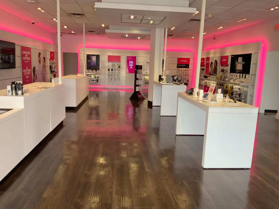 Interior photo of T-Mobile Store at I-45 & Almeda-Genoa, Houston, TX