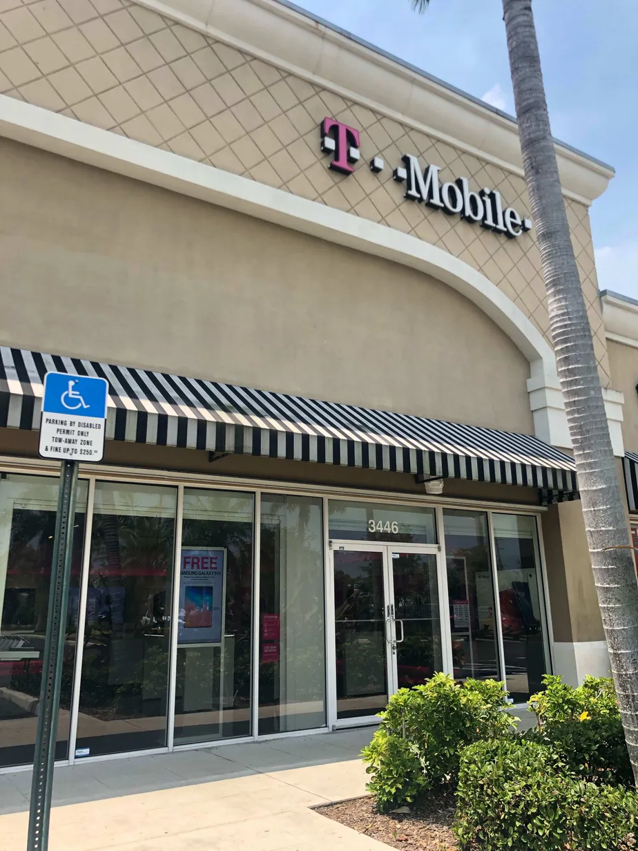 Interior photo of T-Mobile Store at Hillsboro Blvd & Powerline Rd, Deerfield Beach, FL