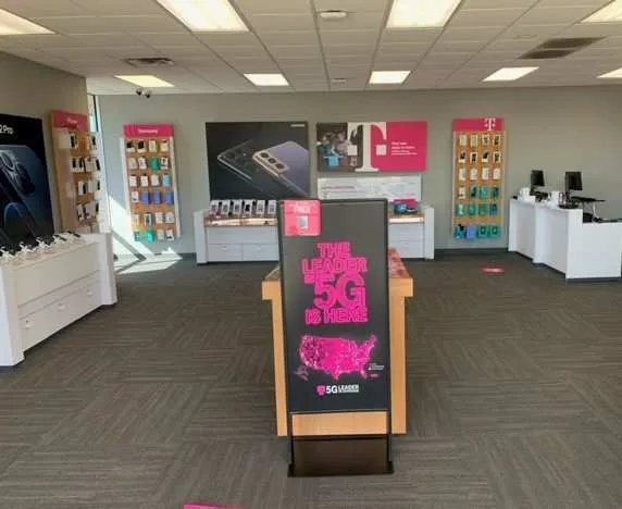  Interior photo of T-Mobile Store at N Burkhardt Rd & Physicians CT, Evansville, IN 