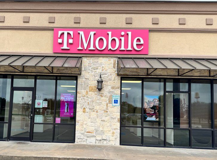Exterior photo of T-Mobile Store at Industrial Dr E & I-30, Sulphur Springs, TX