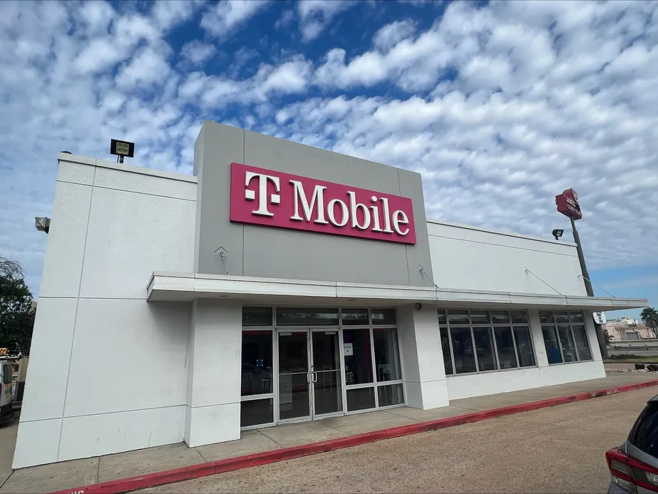 Exterior photo of T-Mobile Store at I-45 & FM 1960, Houston, TX