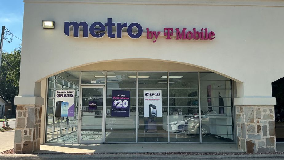 Metro by T-Mobile 901 N Sylvania Ave - 901 N Sylvania Ave 