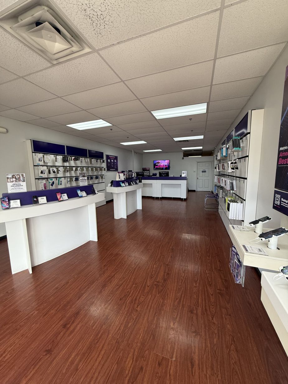 Metro by T-Mobile 2902 Goliad Rd - 2902 Goliad Rd 