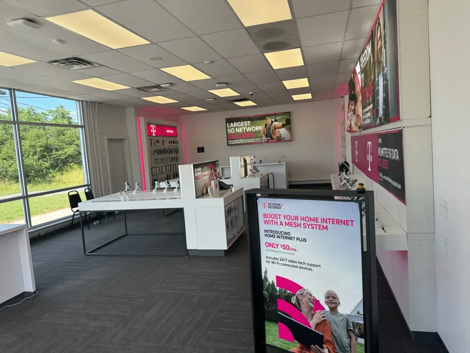  Interior photo of T-Mobile Store at Coshocton Ave & Coshocton Rd, Mount Vernon, OH 