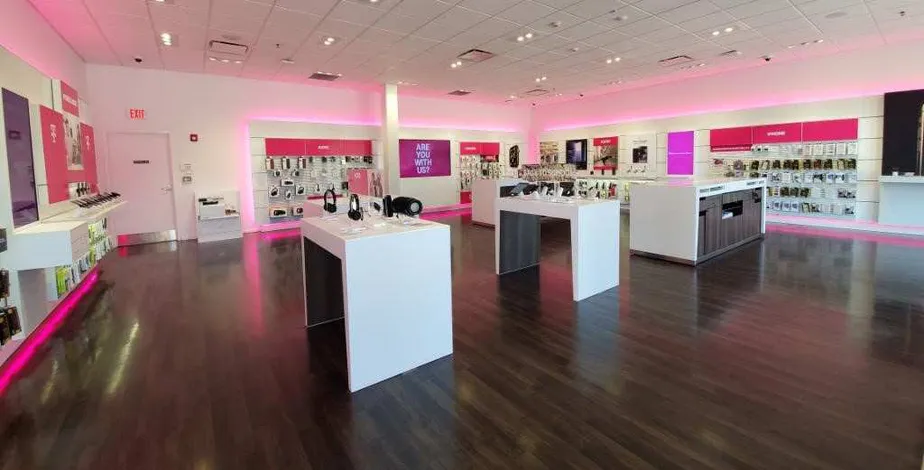 Exterior photo of T-Mobile store at The Shoppes At Parma, Parma, OH