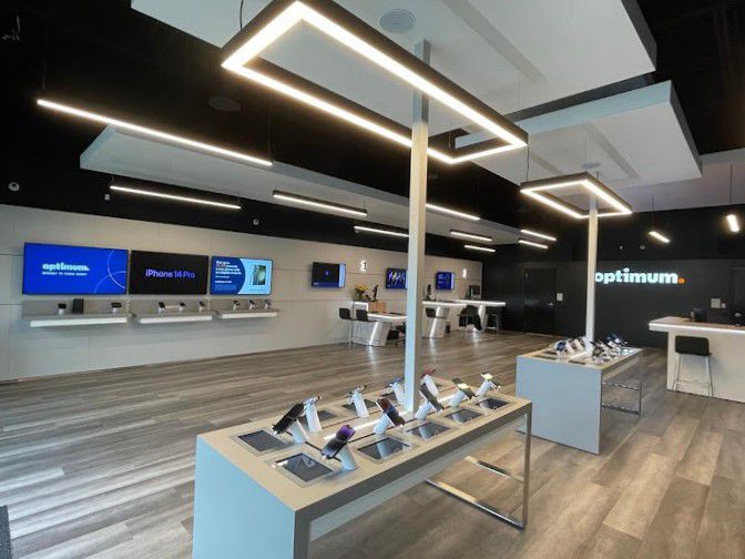  New Caney - Caney Crossing 8559 Inside Store.jpg 